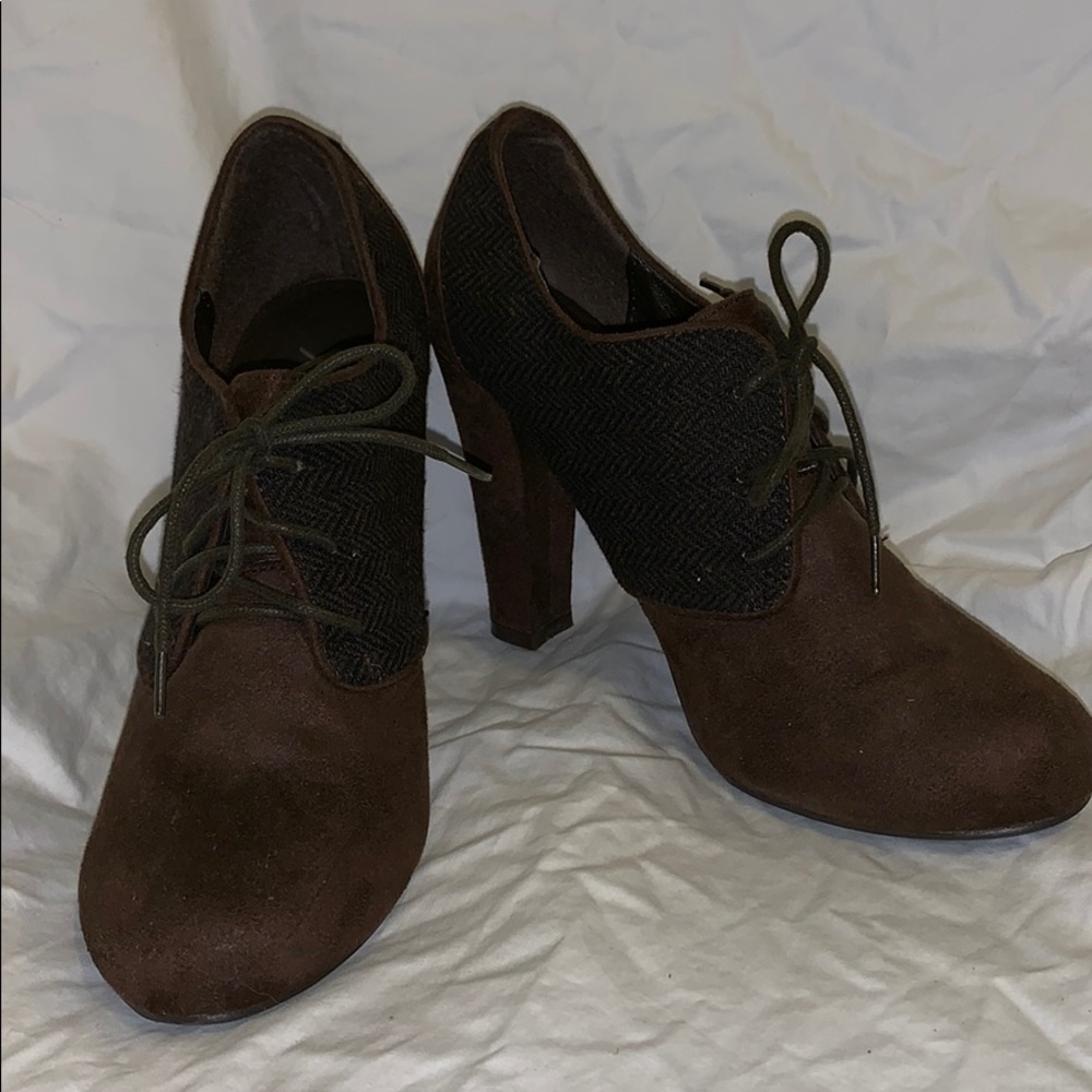Oxford style heels - size 7.5